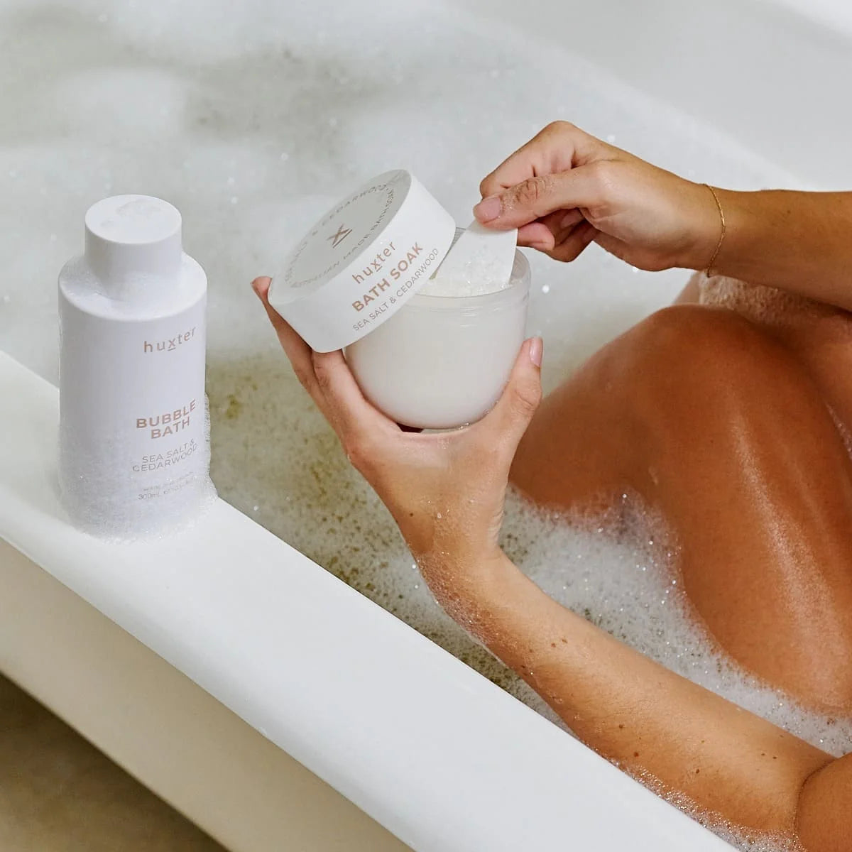 HUXTER Bath Soak - Sea Salt &amp; Cedarwood